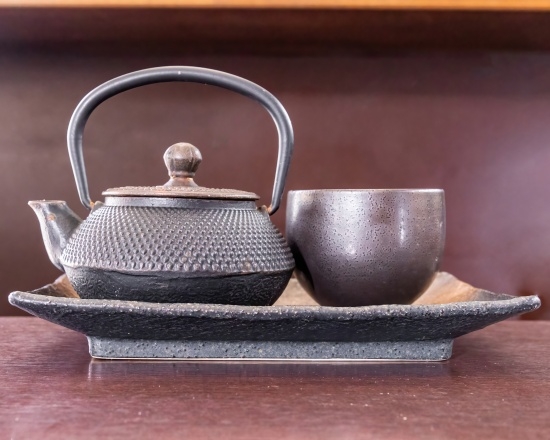 Ceremonial matcha and hojicha served in traditional Japanese teaware at Le Monde Cafe Surry Hills