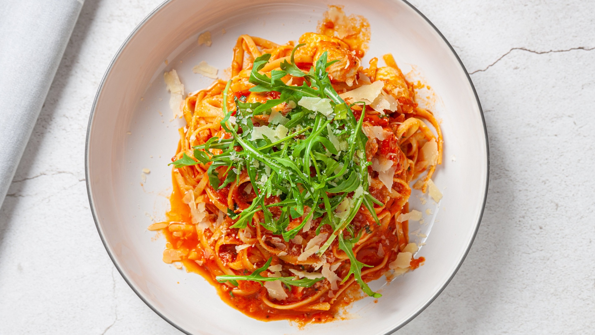 Chicken tomato ragu linguine